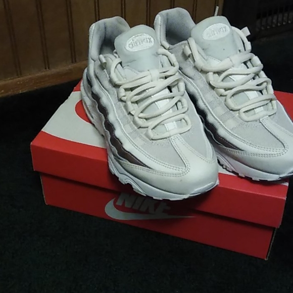 Nike Shoes - Nike Air Max 95 LE (GS)